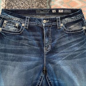 Miss Me size 32. Mid rise skinny jeans.